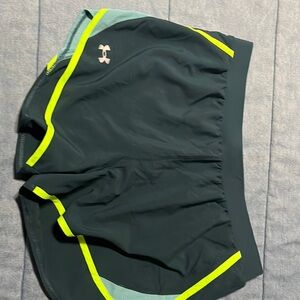 Women’s large green Under Armour shorts